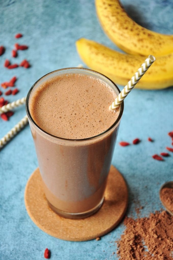 Smoothie me banane dhe kakao, një bombë proteinash që në mëngjes! Neps