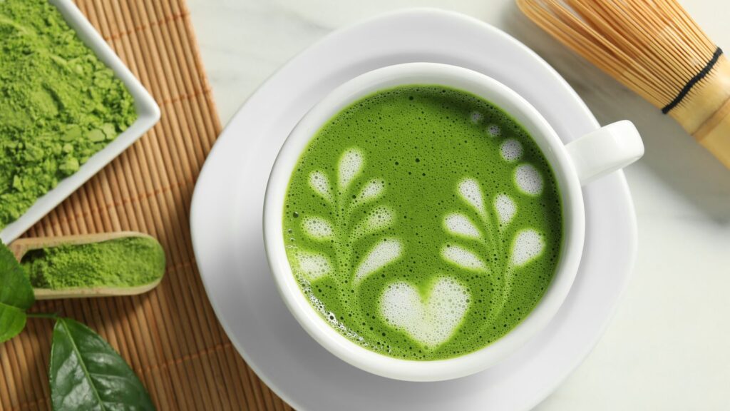 A ndikon matcha në përthithjen e hekurit? Ja çfarë duhet të dish për këtë trend të famshëm